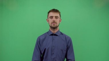 Yetişkin Adam Sessiz Olmak İstiyor