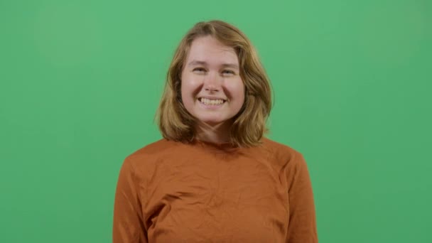 Έκφραση προσώπου μιας γυναίκας που χαμογελάει — Αρχείο Βίντεο
