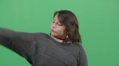 Kaslı Kadın Esneme Kolu