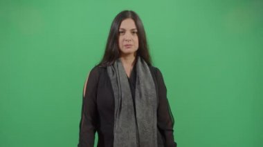 Dar Yumruklu Kadın Protesto Ediyor