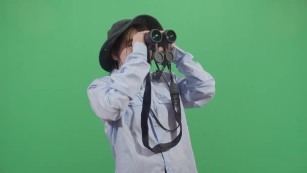 Woman Explorer Chasing With Binoculars — Stock Video