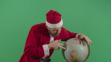 Yetişkin Noel Baba Bir Dünya 'da İki Parmak Yürüten