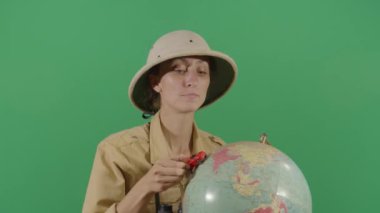 Kadın Kâşif Dünya 'da Araba Taşıyor