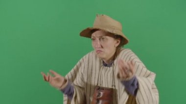 Kadın Köylü Kamerayla Kafası Karışık