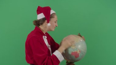 Hüsrana uğramış Noel Baba Kadın Dünyayı Arıyor