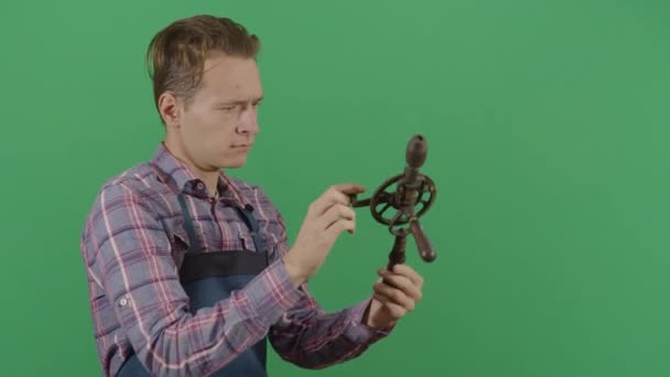 Adult Man Carpenter Testing A Drill — Αρχείο Βίντεο