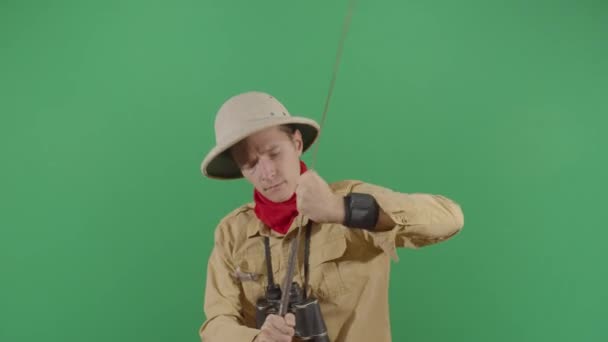 Adult Man Explorer Cleaning And Aiming A Musket — Stock Video