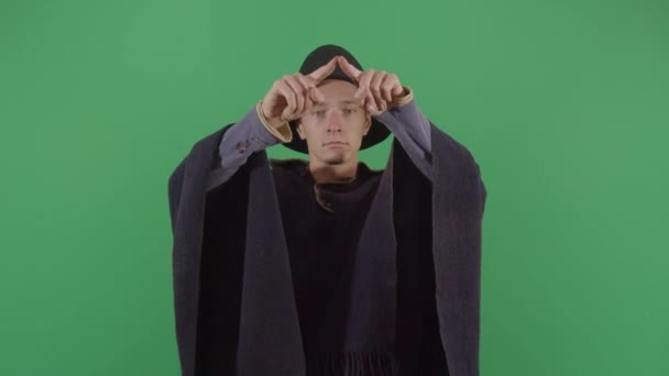 Homem adulto mágico fazendo quadrado aparecer — Vídeo de Stock