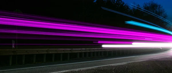 Luces de coches con noche —  Fotos de Stock