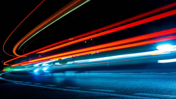 Geceli arabaların ışıkları