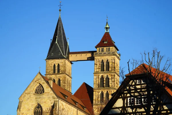 Die Beiden Trme Der Stadtkirche Sankt Dionys Esslingen Die Brcke — Stockfoto