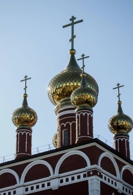 Tapınağın altın kubbeleri