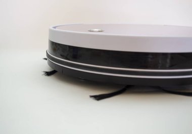 Robot Elektrikli Süpürge. Yarı Robot Elektrik süpürgesi.