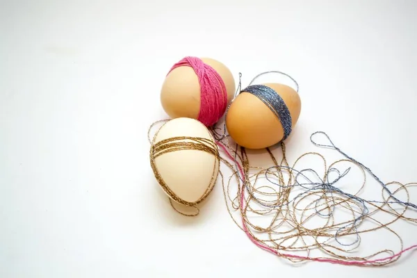 Três Ovos Com Fio — Fotografia de Stock