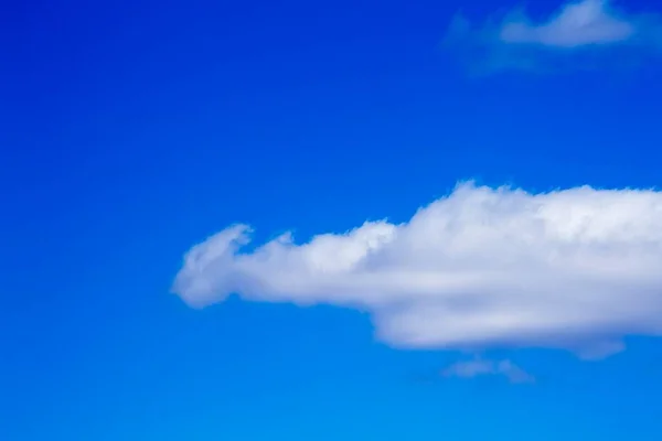 Wolken Blauen Himmel Hintergrund Für Die Gestaltung — Stockfoto