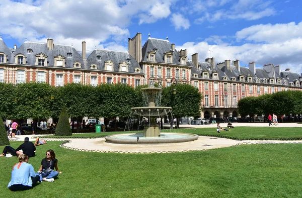 Place Des Vosges Dem Ältesten Platz Der Stadt Paris Frankreich — Stockfoto