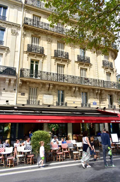 Pařížská Kavárna Terasou Lidmi Place Bastille Paříž Francie Srpen 2019 — Stock fotografie