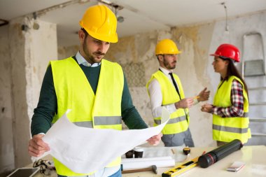 İmar inşaat kontrol planı genç mimar