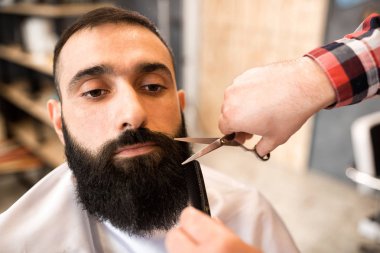 Berber, sakalı sakallı adam mükemmel olması gerekir