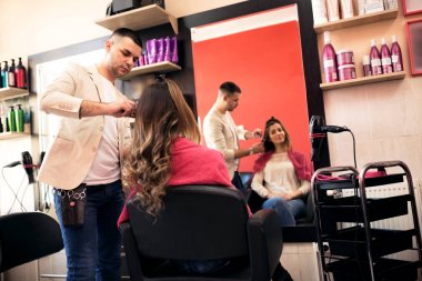 Güzellik içinde çalışma günün resmi