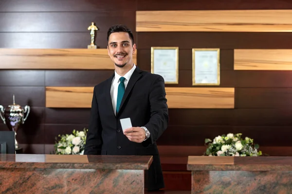 Tarjeta llave del hotel, sistema de gestión de huéspedes — Foto de Stock
