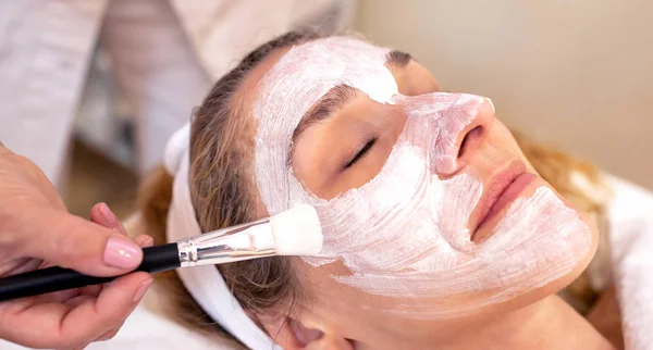 Facial skin repair and rejuvenation mask — Φωτογραφία Αρχείου