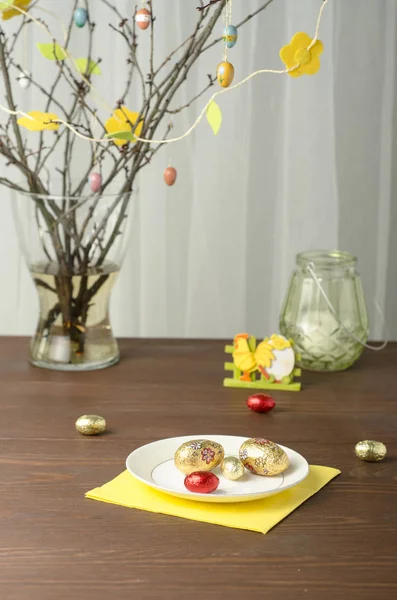 Easter Tree Flowers Chocolate Eggs Wooden Table — Stock Photo, Image