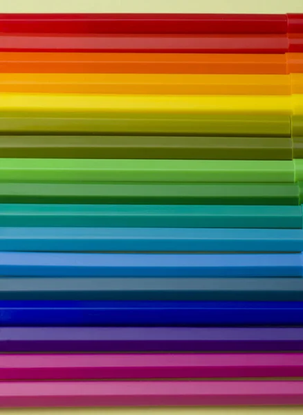 Crayons Différentes Couleurs Sur Table — Photo