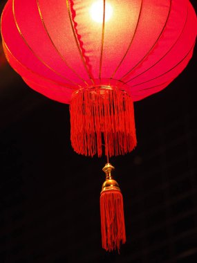 Tavanda asılı kırmızı Çin feneri, Mutlu Çin Yeni Yılı