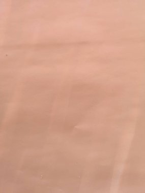 Kopyalamak için beyaz kağıt boşluğunda soyut arkaplan gradyanı turuncu ve sarı renk