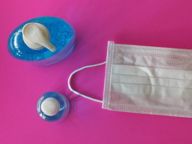 Aksesuarlar maske önleme, alkollü sprey şişesi ve el dezenfektanı, jelatin ile jel alkolü karışımı temiz plastik şişe içinde toz ve mikrop önleme 2.5, virüs covid 19
