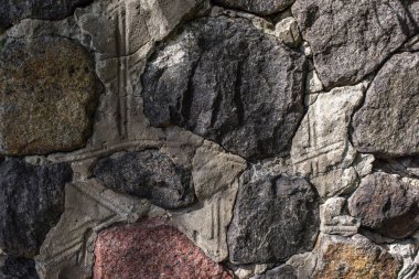 Kopyalama alanı olan gün ışığında taş ve beton doku