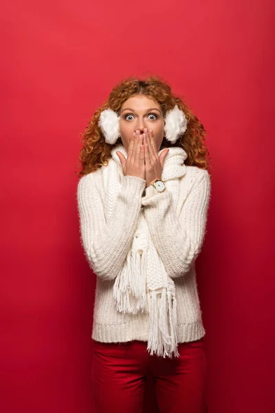 Shocked Woman Posing Winter Outfit Isolated Red — Stock Photo, Image