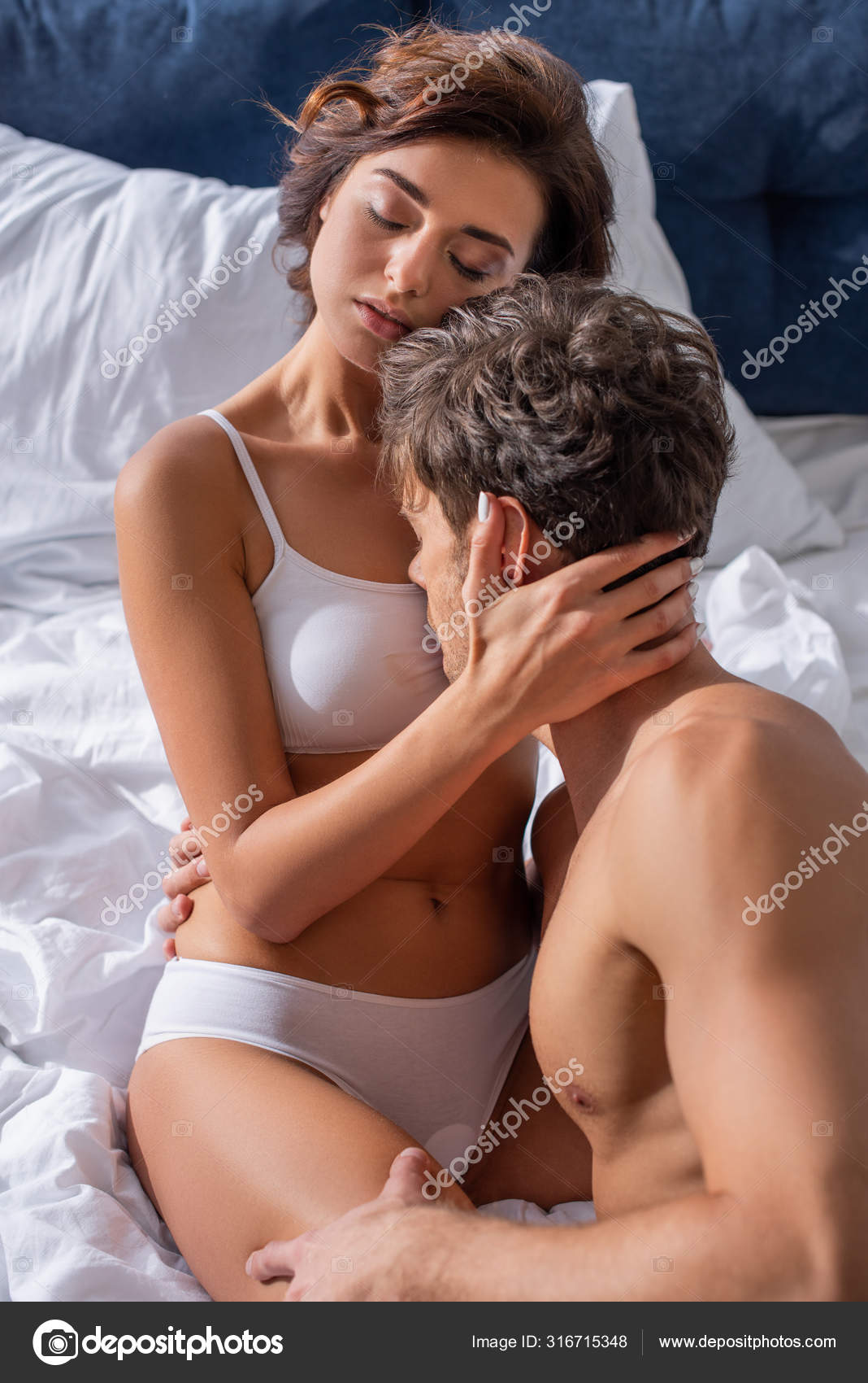 Girlfriend Bra Kissing Hugging Boyfriend Apartment — Stock 