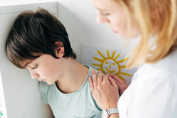 High Angle View Child Psychologist Calming Sad Kid Dyslexia Clinic — Stock Photo, Image