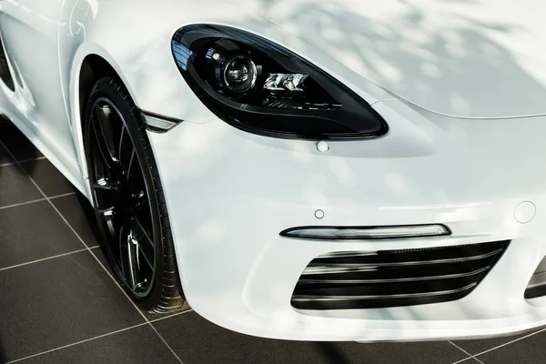 Kyjev Ukrajina Října 2019 Stíny Bílém Moderním Porshe Autosalonu — Stock fotografie