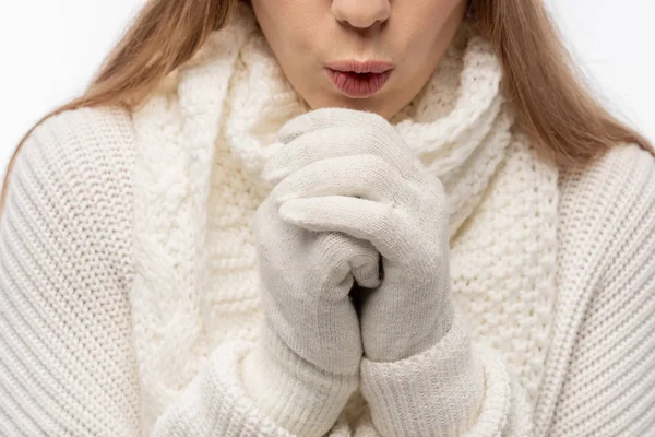Vue Recadrée Fille Échauffement Tricot Blanc Vêtements Gants Isolé Sur — Photo
