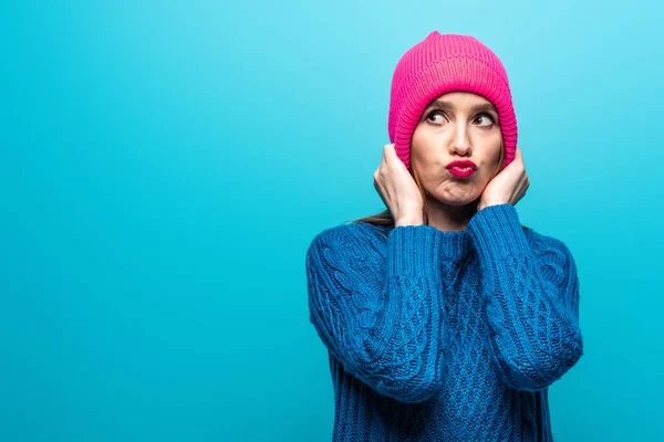 Offended Woman Knitted Sweater Pink Hat Isolated Blue — Stock Photo, Image