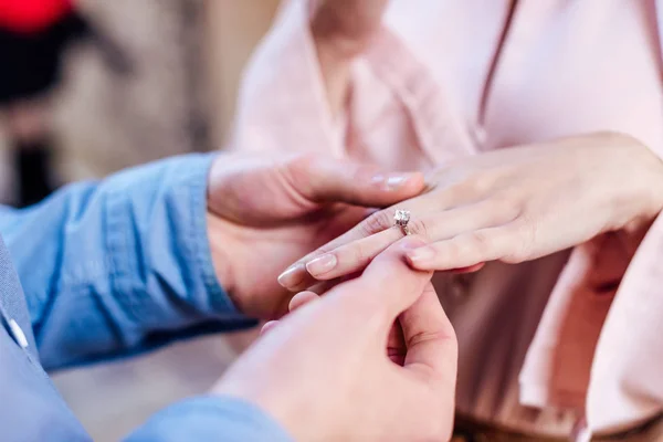 Cropped View Man Putting Wedding Ring Finger Girlfriend — Stock Photo, Image