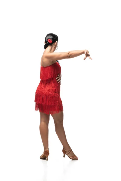 Sensual Bailarina Elegante Vestido Con Flecos Realizando Tango Sobre Fondo — Foto de Stock