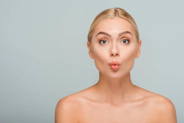 Beautiful Naked Woman Duck Face Looking Camera Isolated Grey — Stock Photo, Image