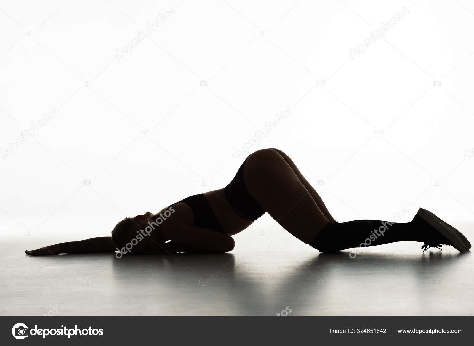 Sexy women twerking
