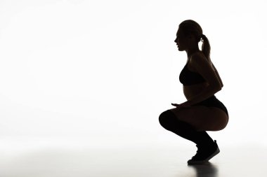 Beyaz tenli seksi kız siluetinin yan görünüşü