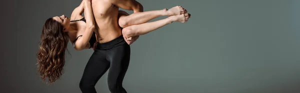 Plano Panorámico Bailarines Sexy Bailando Contemporáneo Aislado Negro —  Fotos de Stock