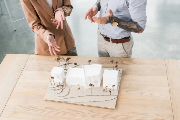 Cropped View Virtual Reality Architects Talking Office — Stock Photo, Image