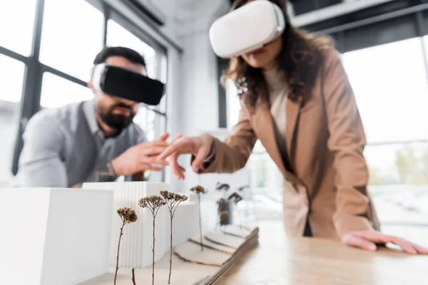 Selective Focus Virtual Reality Architects Virtual Reality Headsets Pointing Finger — ストック写真