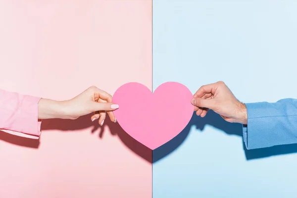 Cropped View Man Woman Holding Heart Shaped Card Pink Blue — Stock Photo, Image