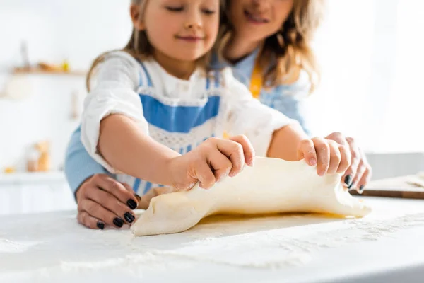 Cropped View Mother Smiling Daughter Cooking Pastry — Stock Photo, Image