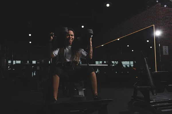 Tattooed African American Girl Working Out Gym Machine — 스톡 사진