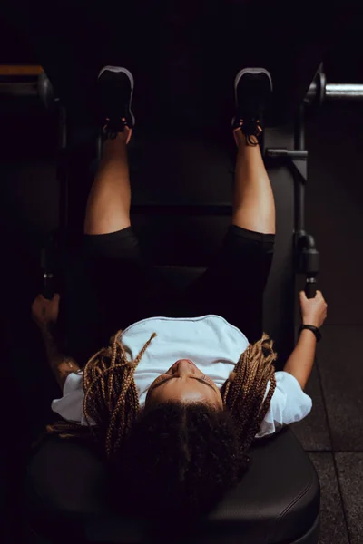 Top View Tattooed African American Girl Working Out Fitness Machine — Stock Photo, Image
